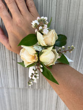 Load image into Gallery viewer, Wrist Corsage
